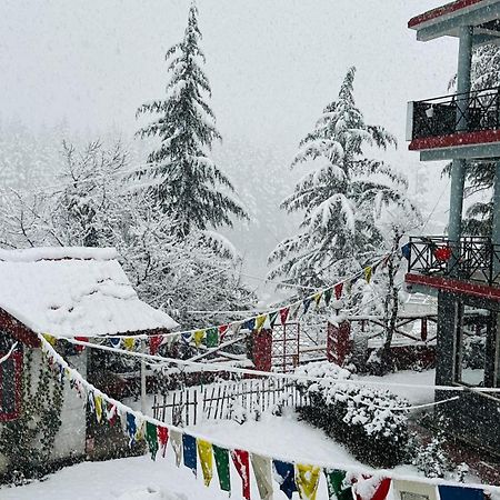 Red House Cafe And Inn Manāli Dış mekan fotoğraf