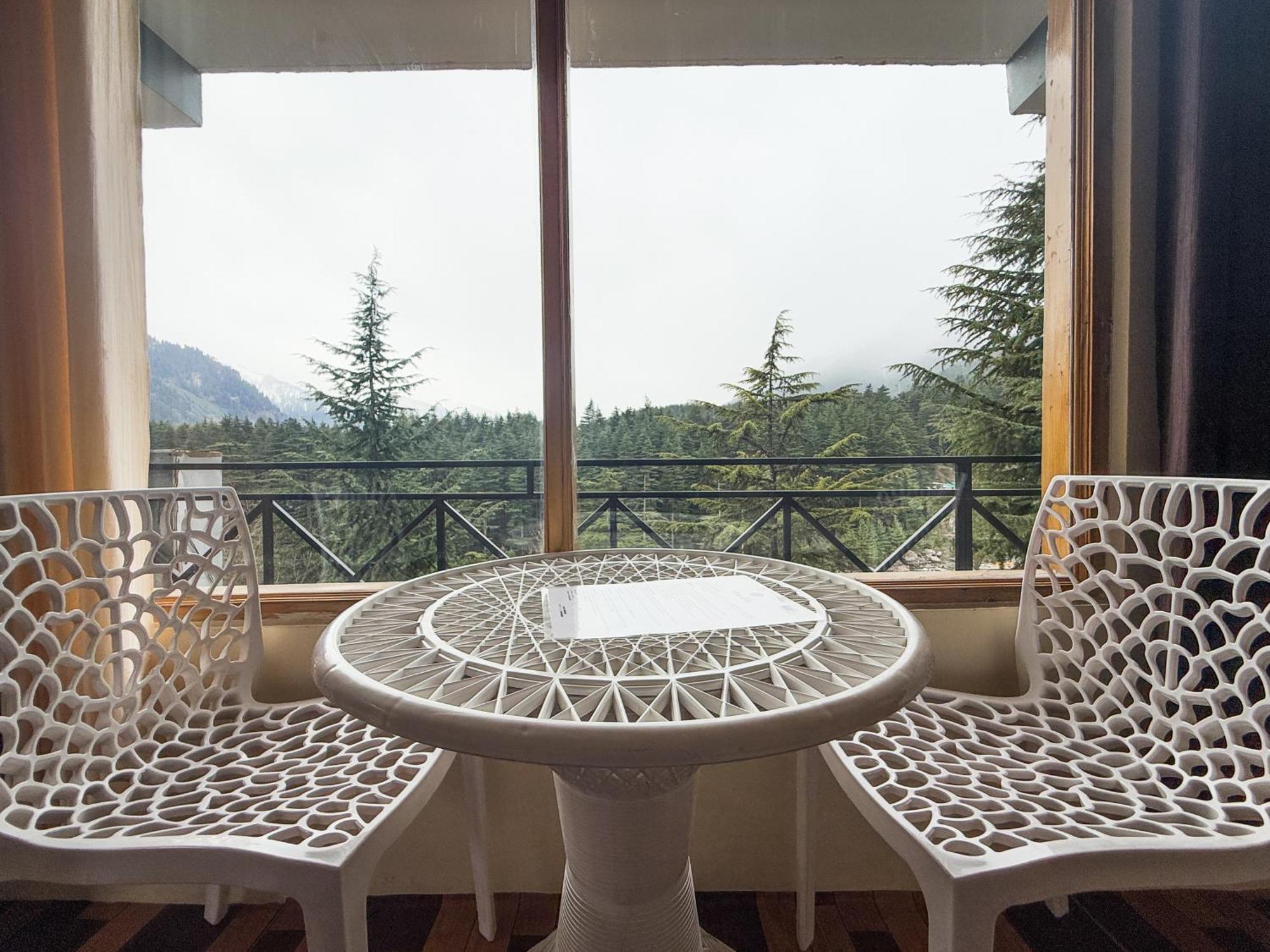 Red House Cafe And Inn Manāli Dış mekan fotoğraf